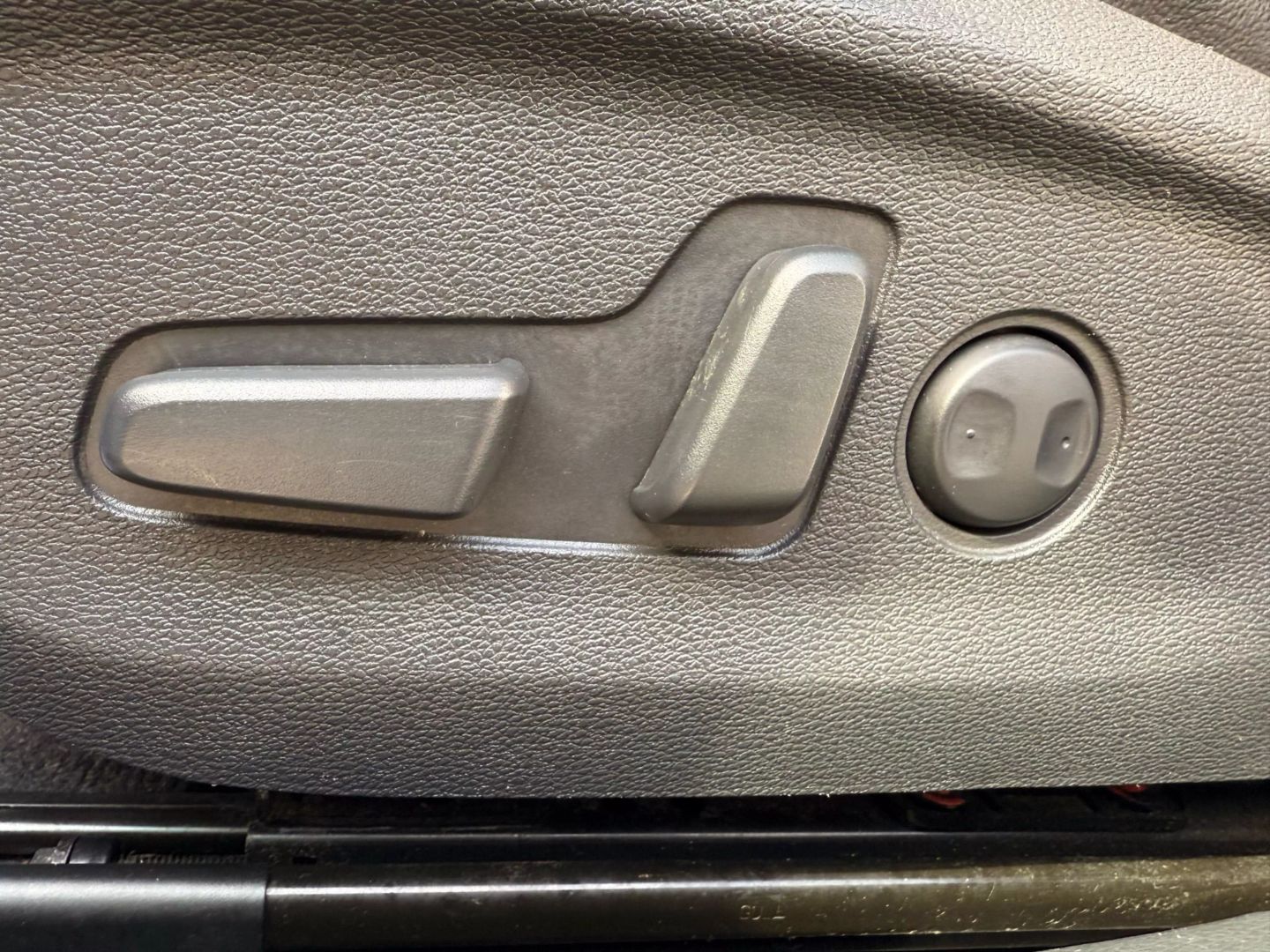 2015 Hyundai Sonata - Image 17