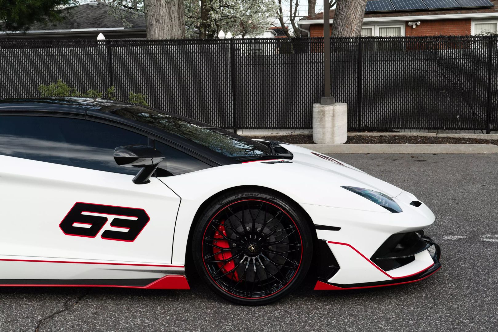2021 Lamborghini Aventador - Image 16
