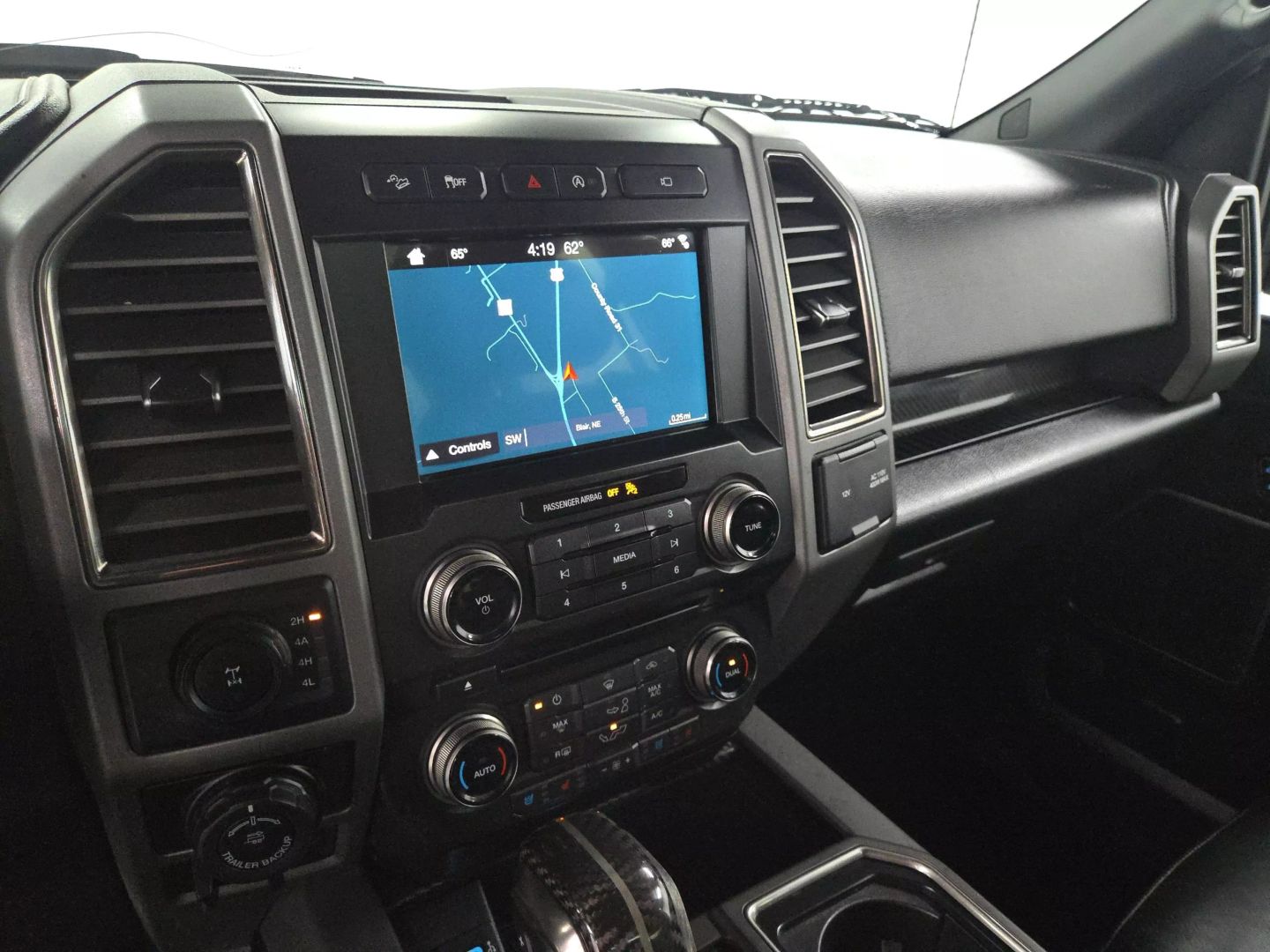 2017 Ford F150 Supercrew Cab - Image 25