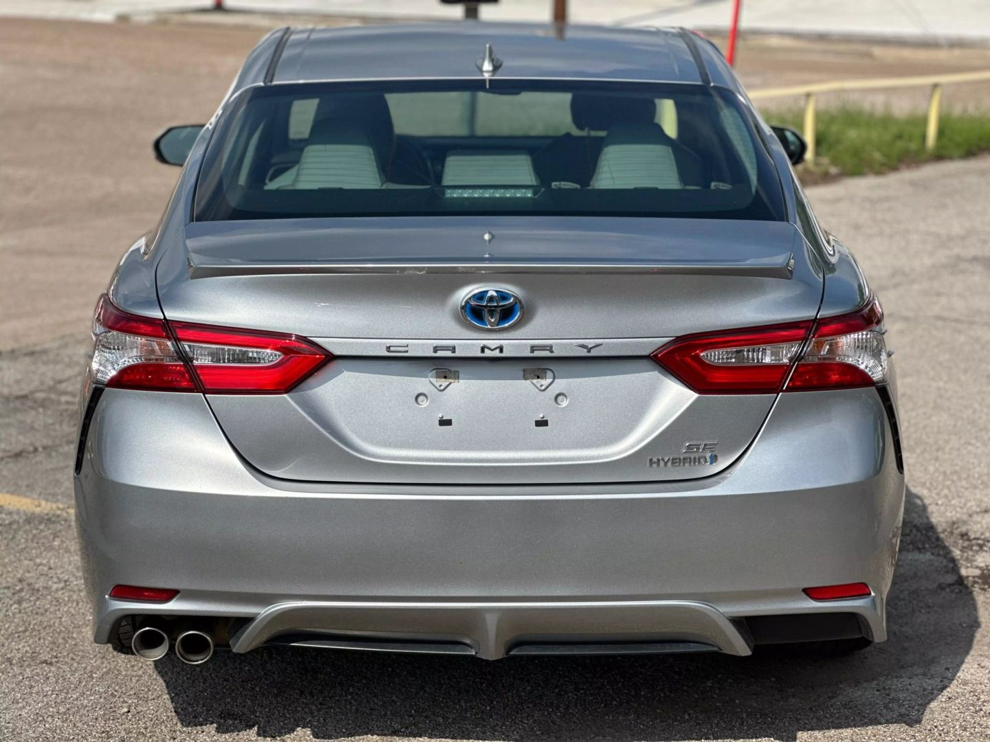 2020 Toyota Camry Hybrid - Image 5