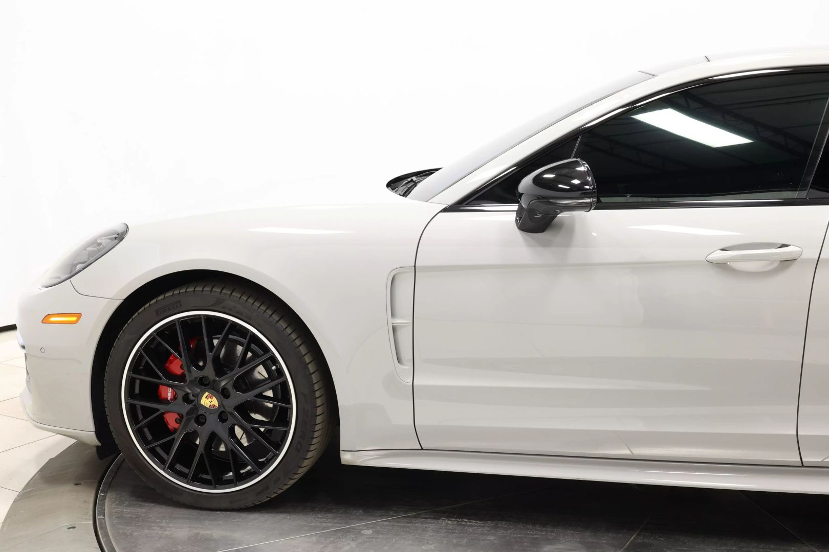 2017 Porsche Panamera - Image 7