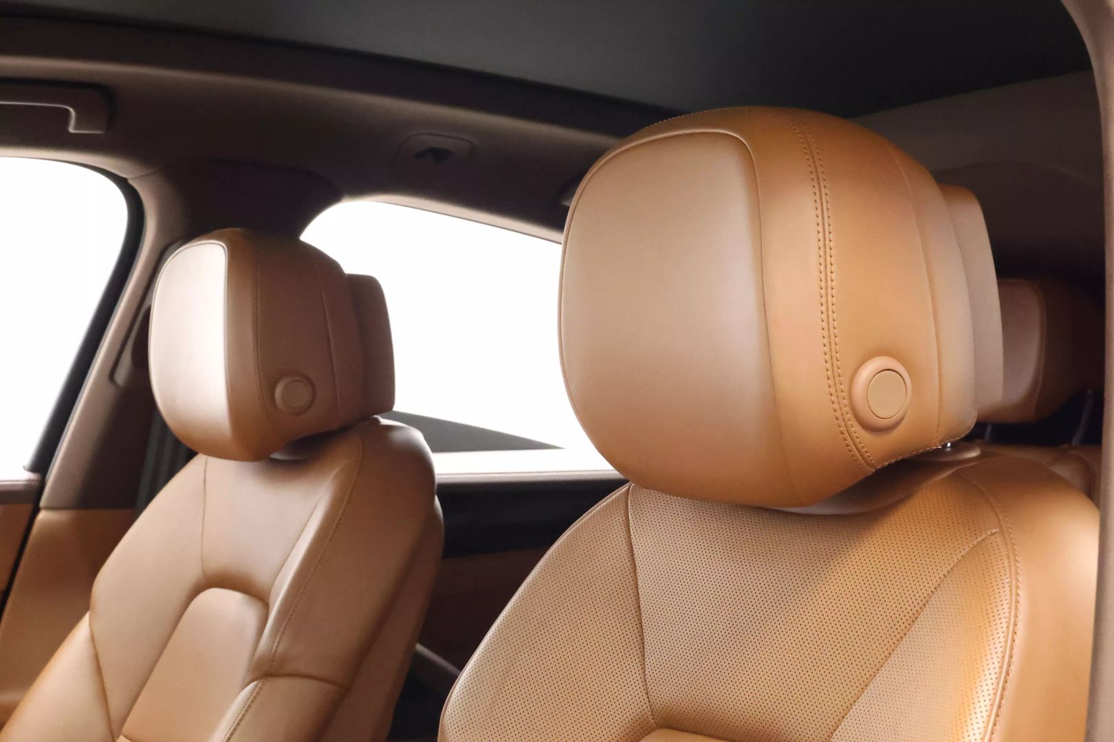 2021 Porsche Cayenne Coupe - Image 18