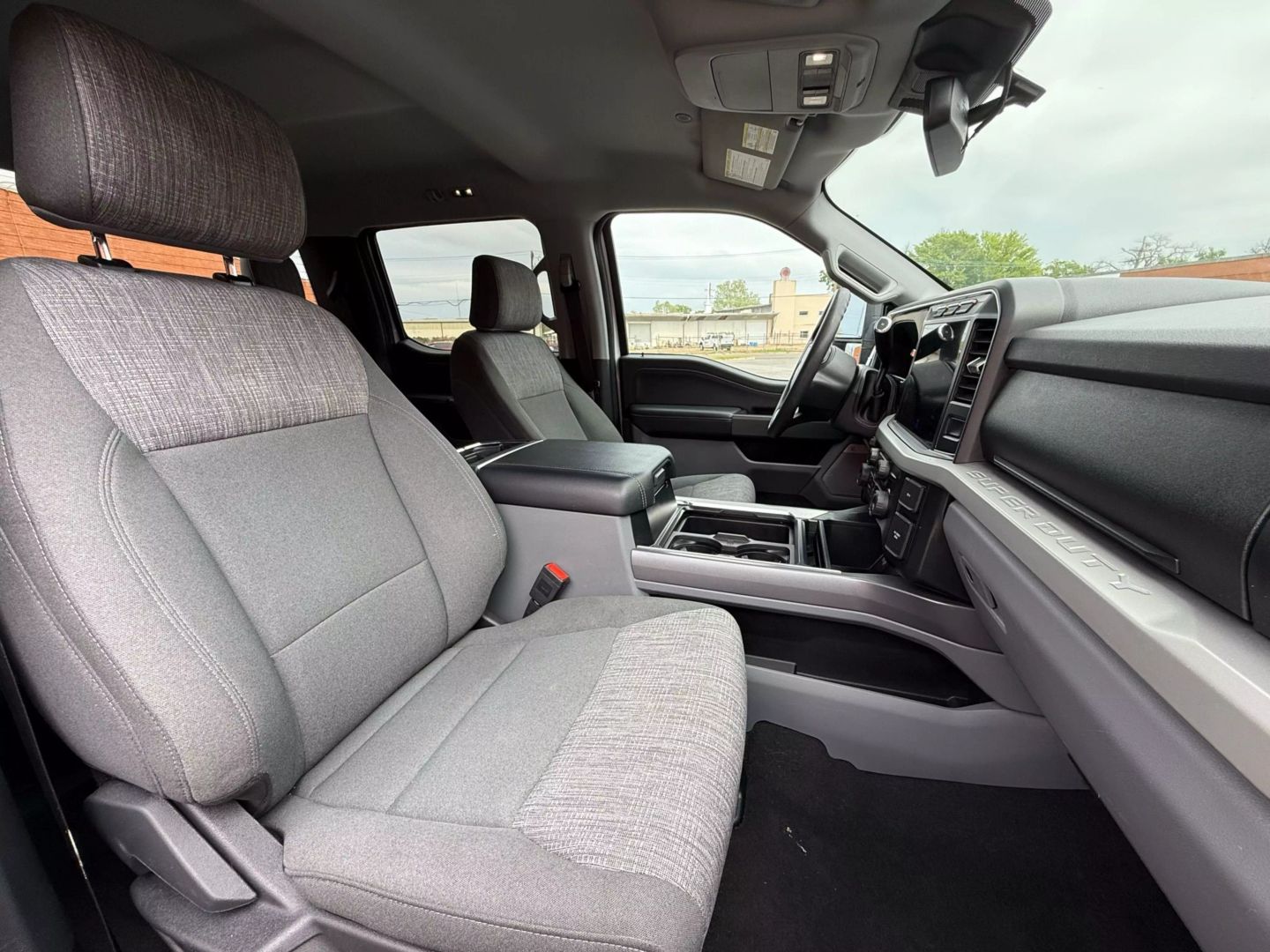 2023 Ford F250 Super Duty Crew Cab - Image 21
