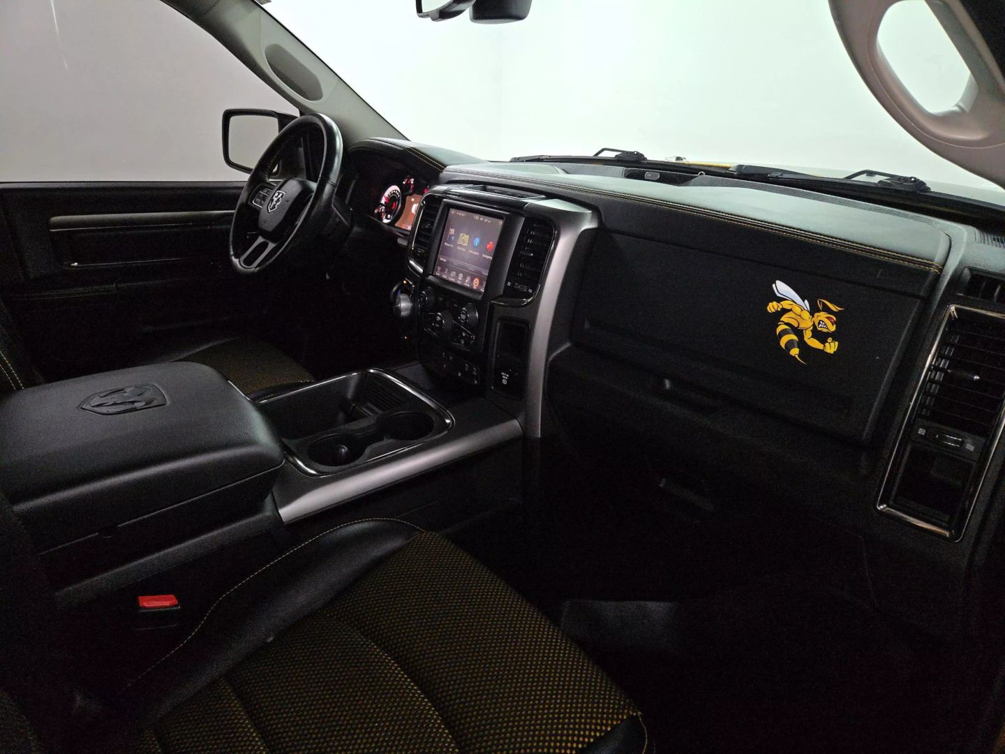 2016 Ram 1500 Crew Cab - Image 28
