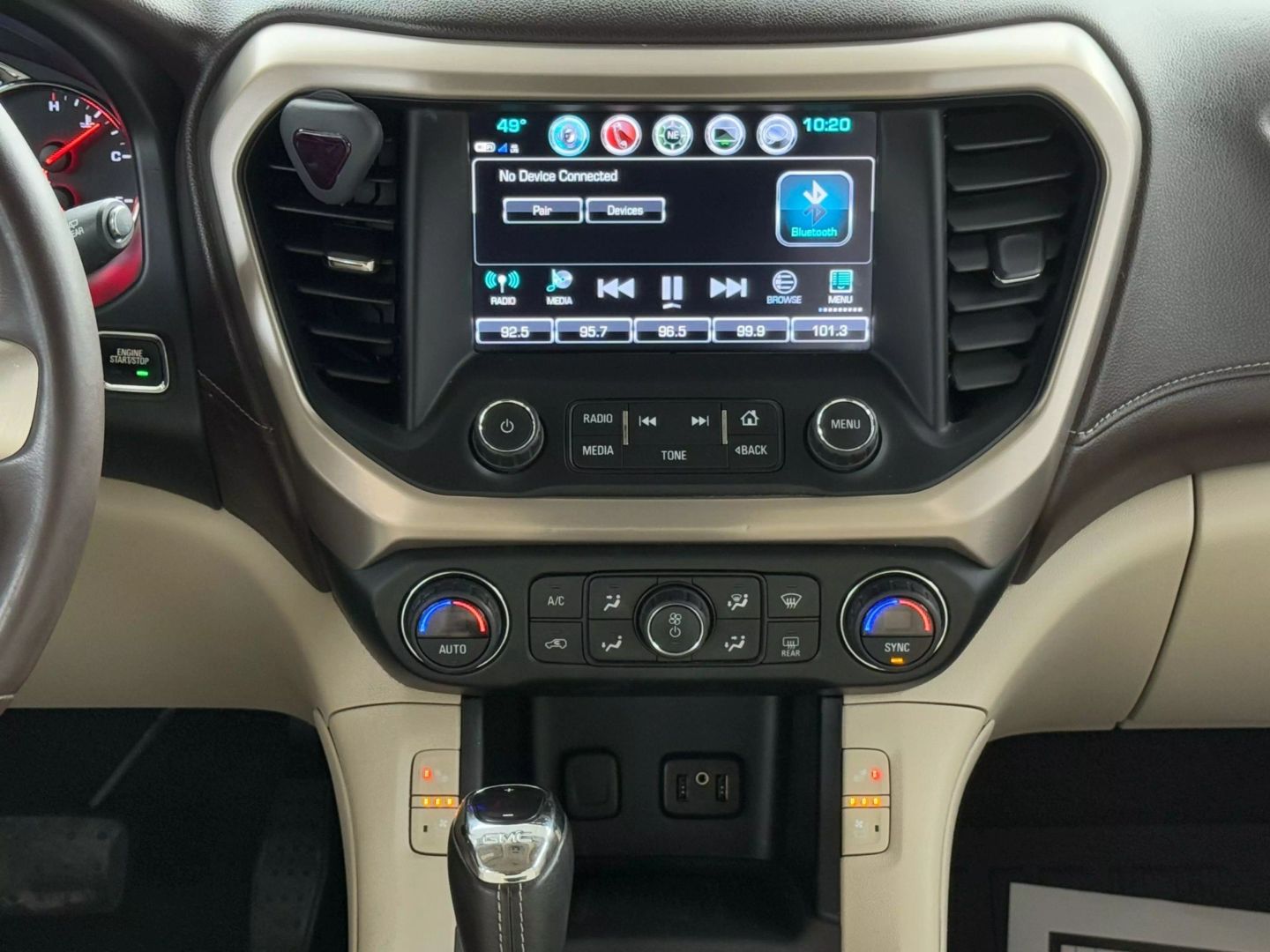 2017 Gmc Acadia - Image 31