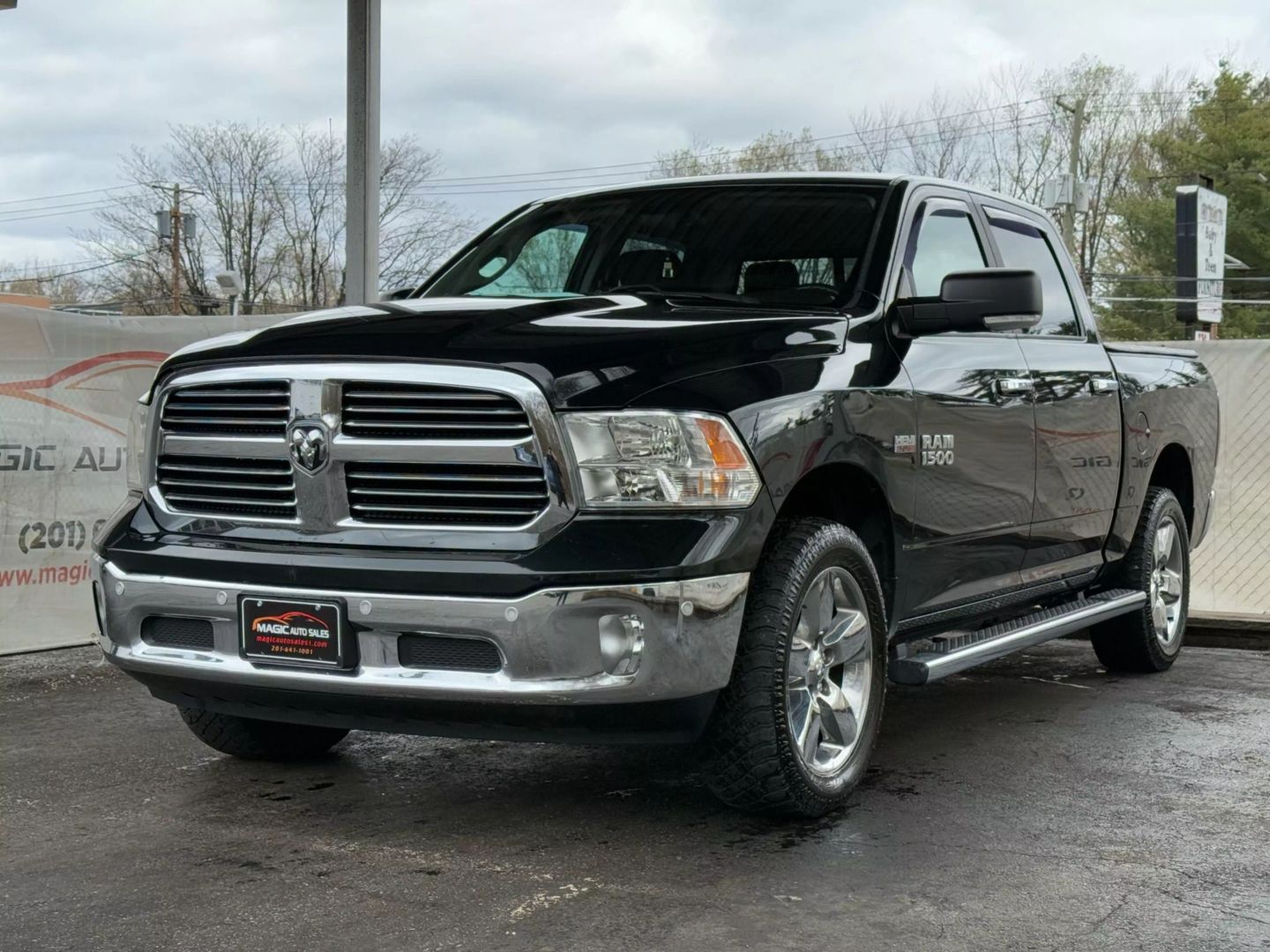 2017 Ram 1500 Crew Cab - Image 3