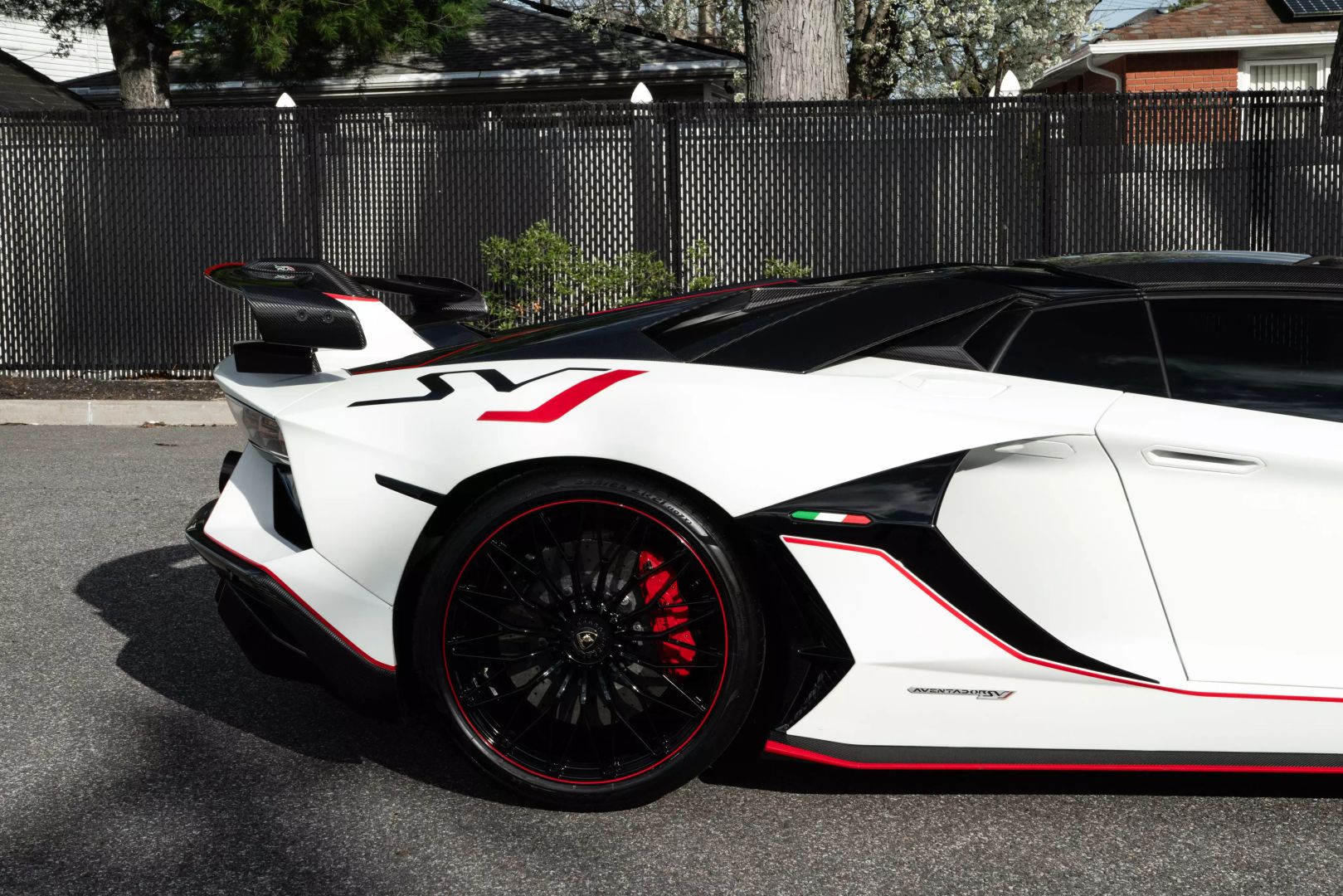 2021 Lamborghini Aventador - Image 15