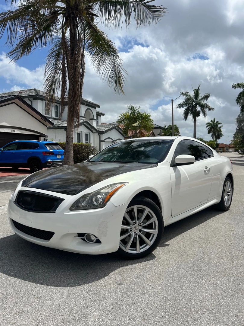2011 Infiniti G37 Coupe x