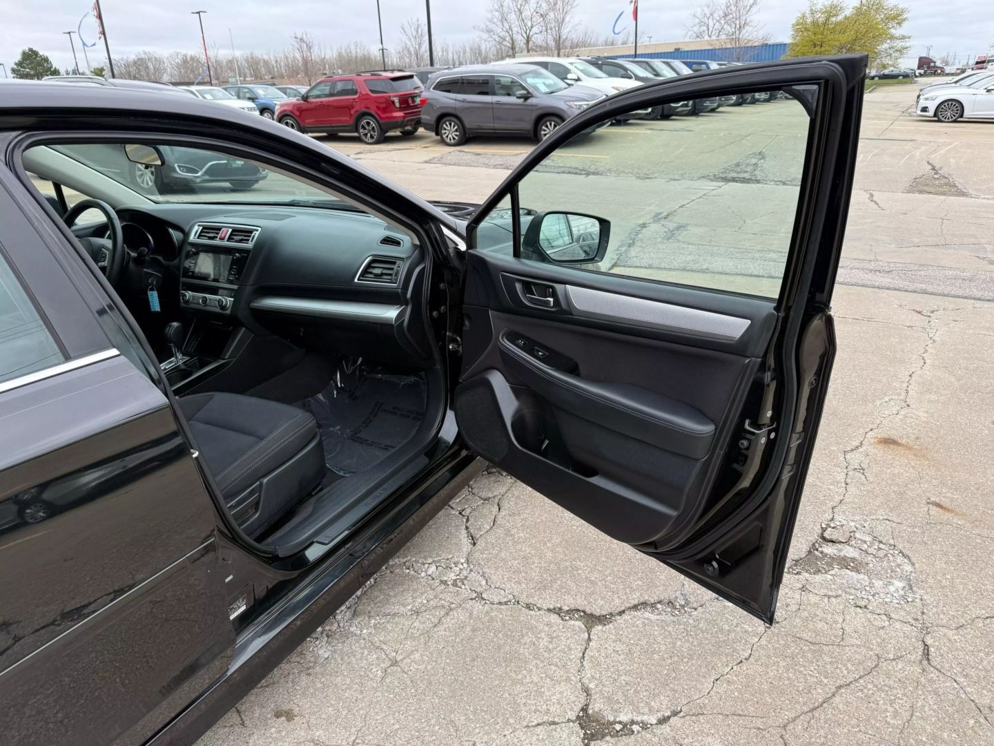 2017 Subaru Legacy - Image 22