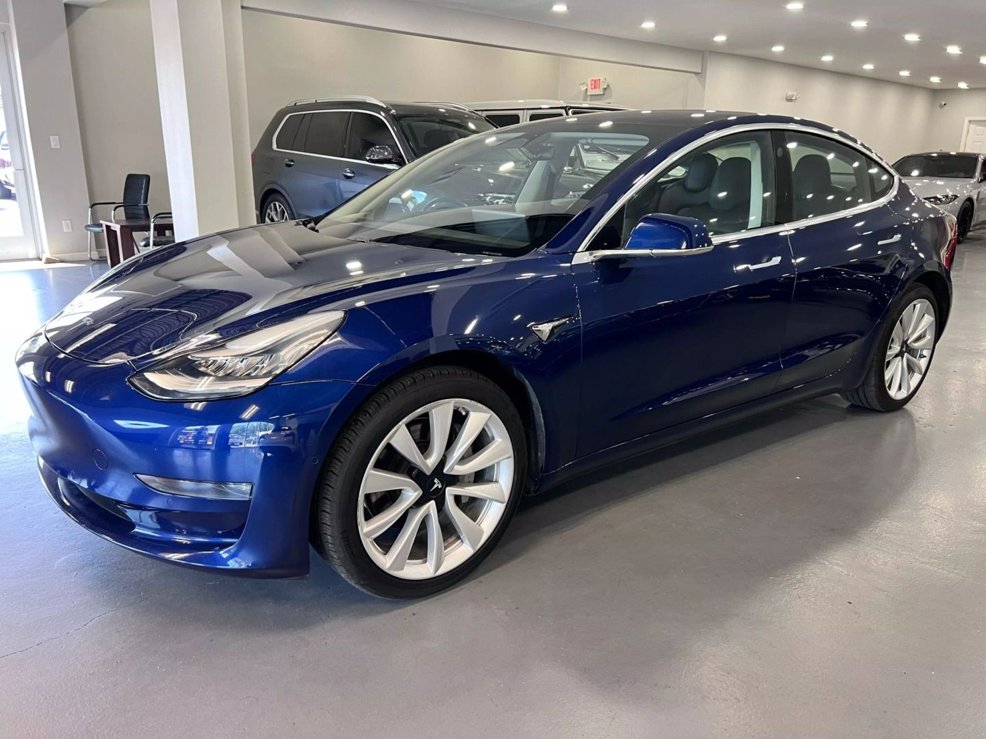 2018 Tesla Model 3 Mid Range Sedan 4d - Image 3
