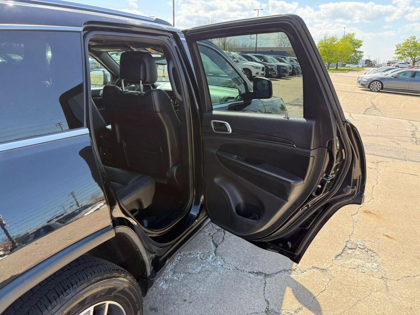 2020 Jeep Grand Cherokee - Image 23