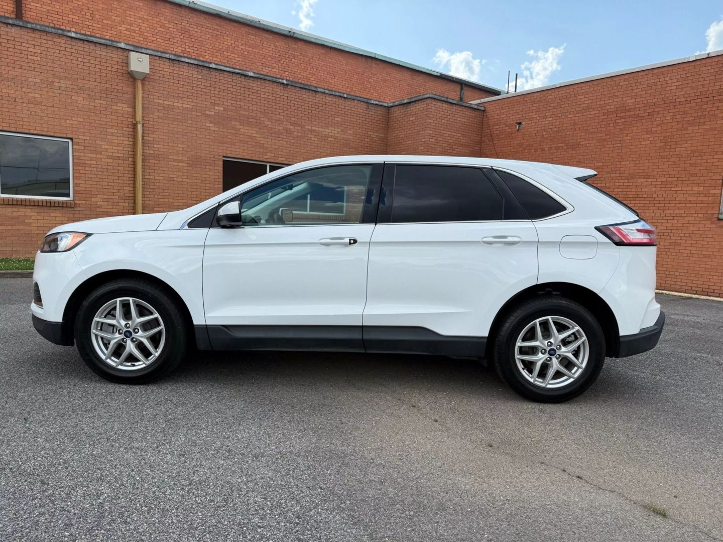 2022 Ford Edge - Image 4