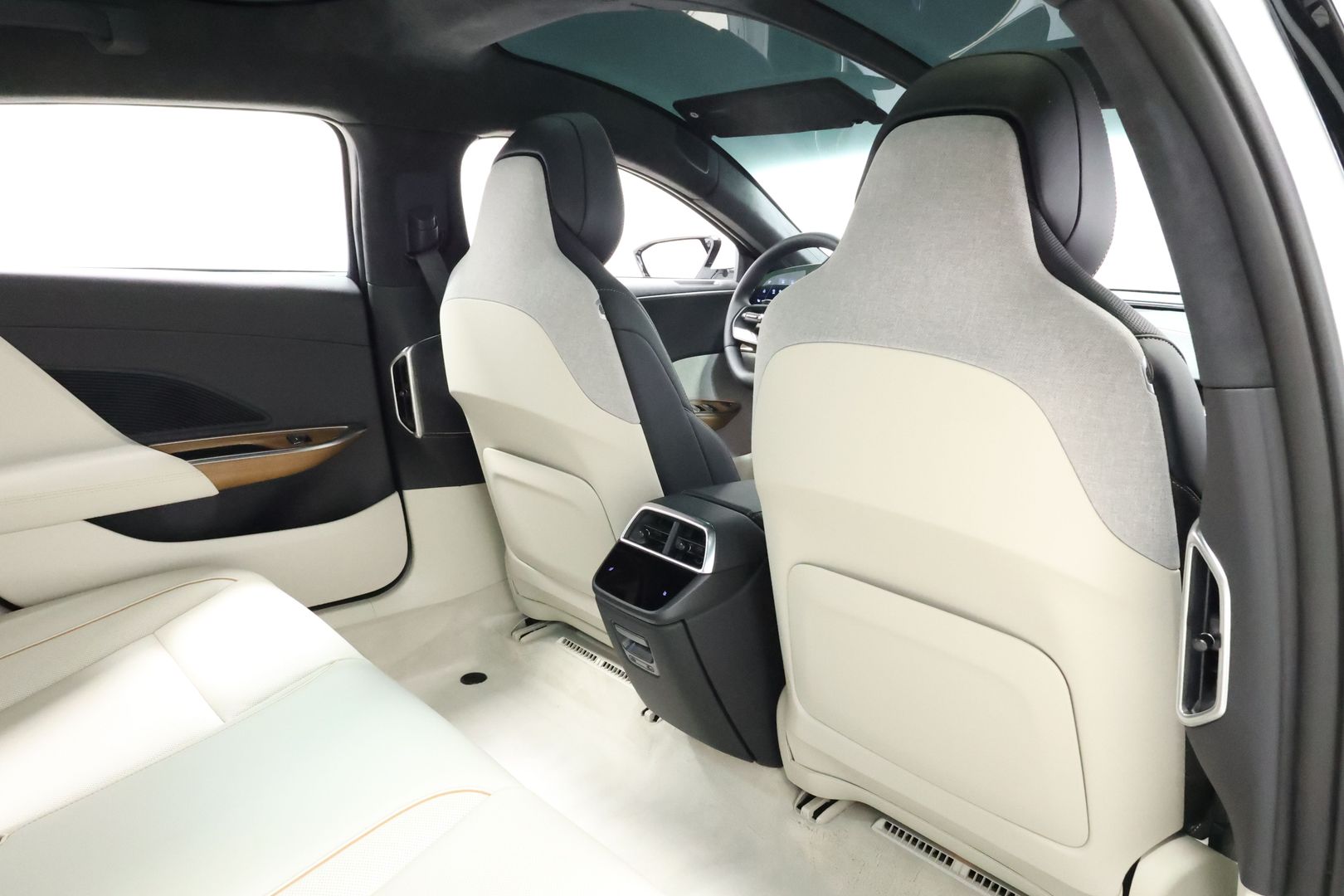 2023 Lucid Air - Image 77