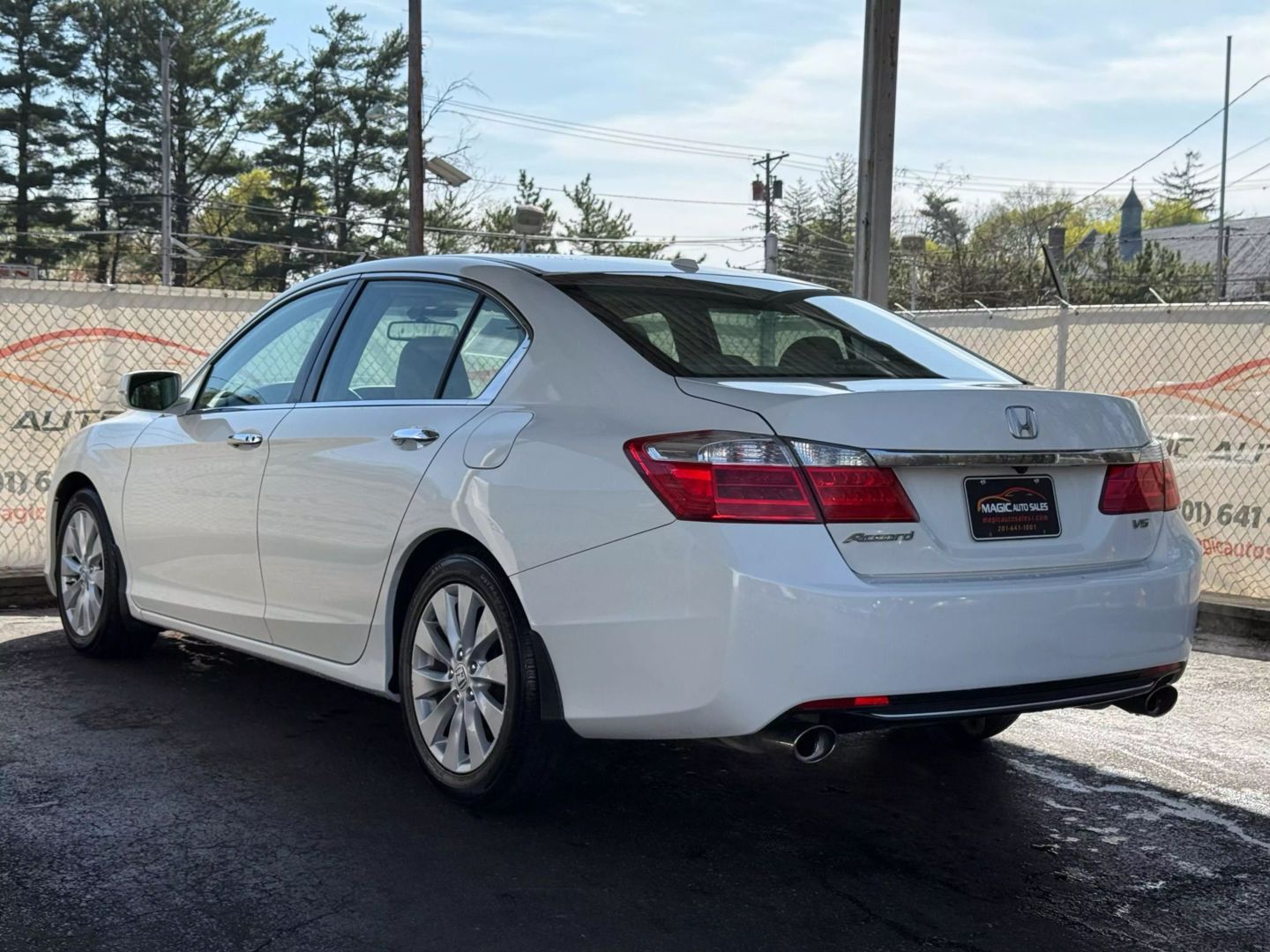 2015 Honda Accord - Image 11