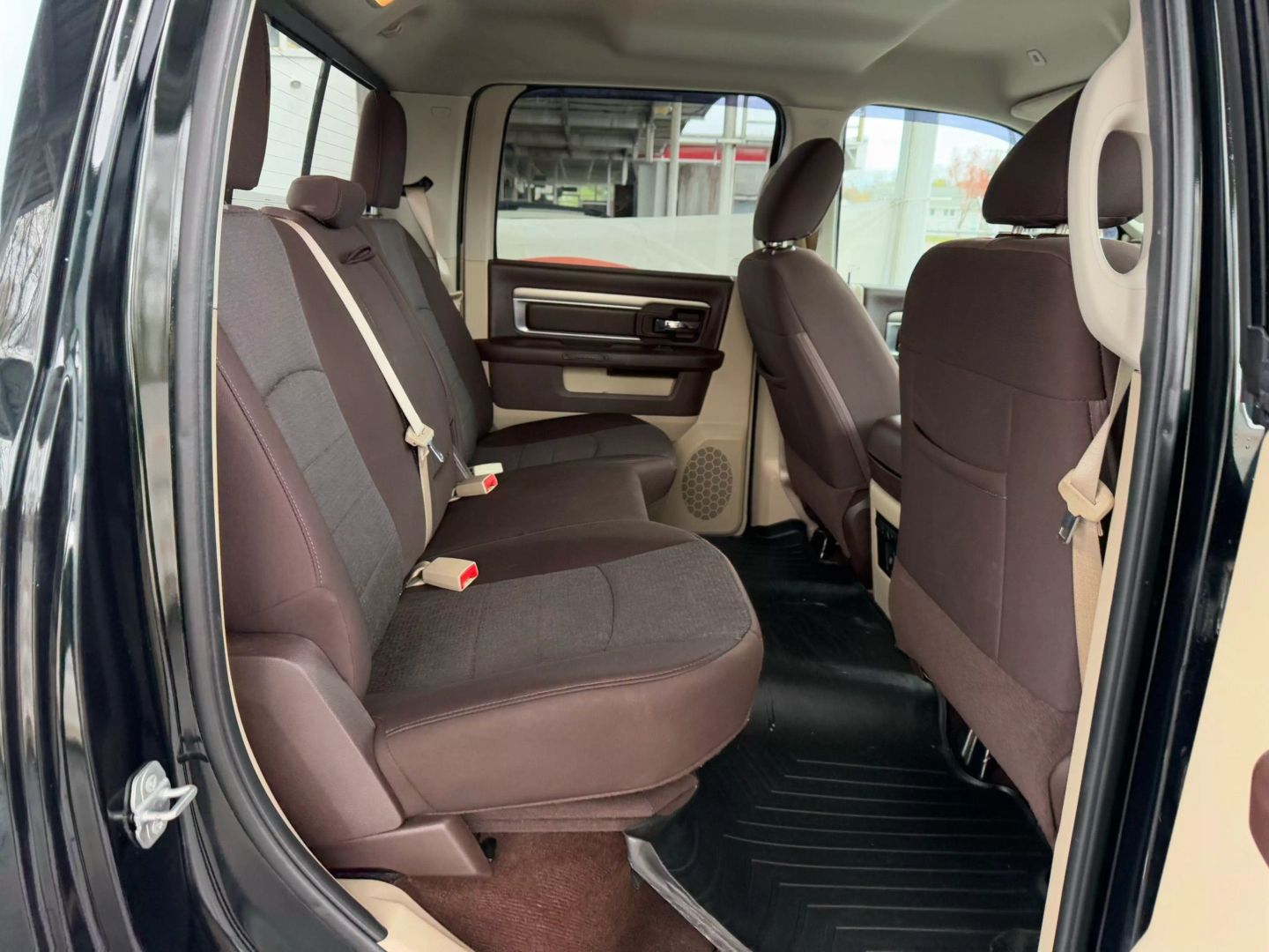 2017 Ram 1500 Crew Cab - Image 23