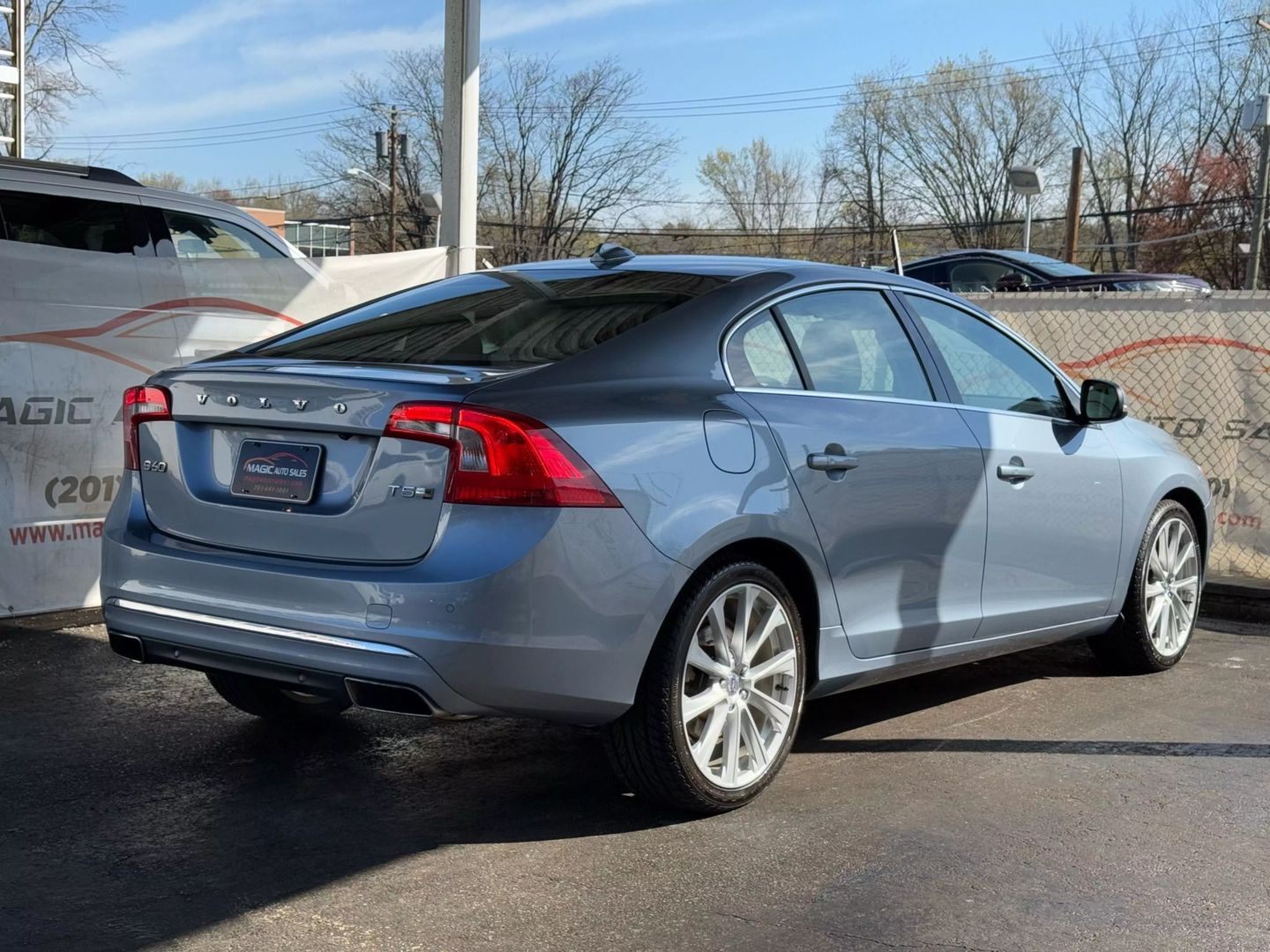 2017 Volvo S60 - Image 11