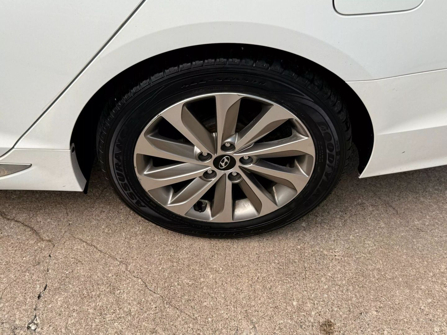2015 Hyundai Sonata - Image 50