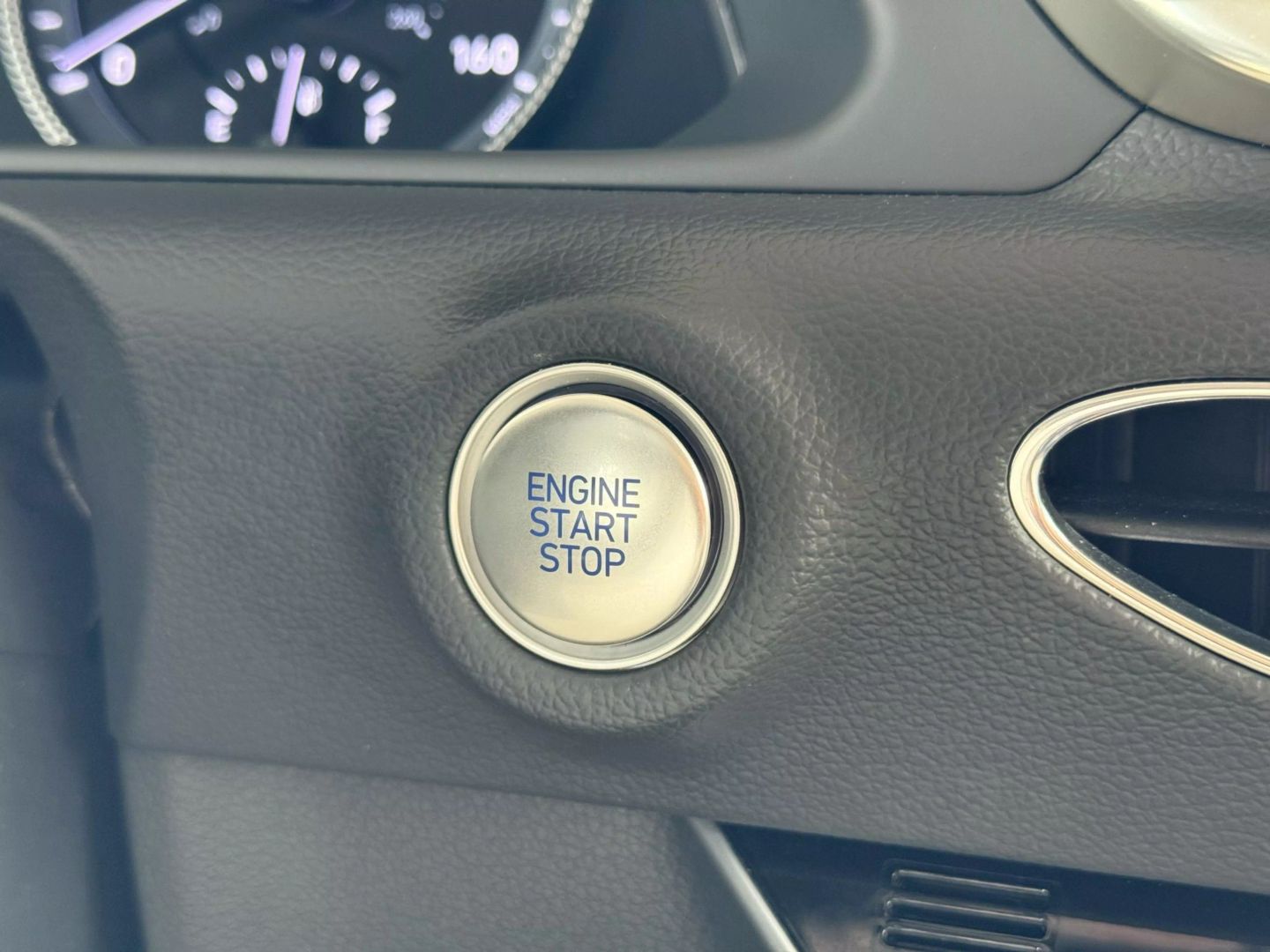 2022 Hyundai Sonata Hybrid - Image 30