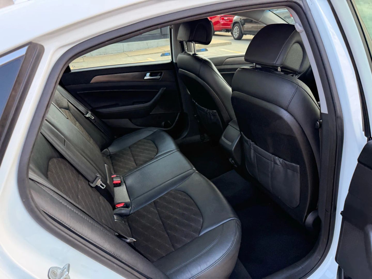 2015 Hyundai Sonata - Image 21