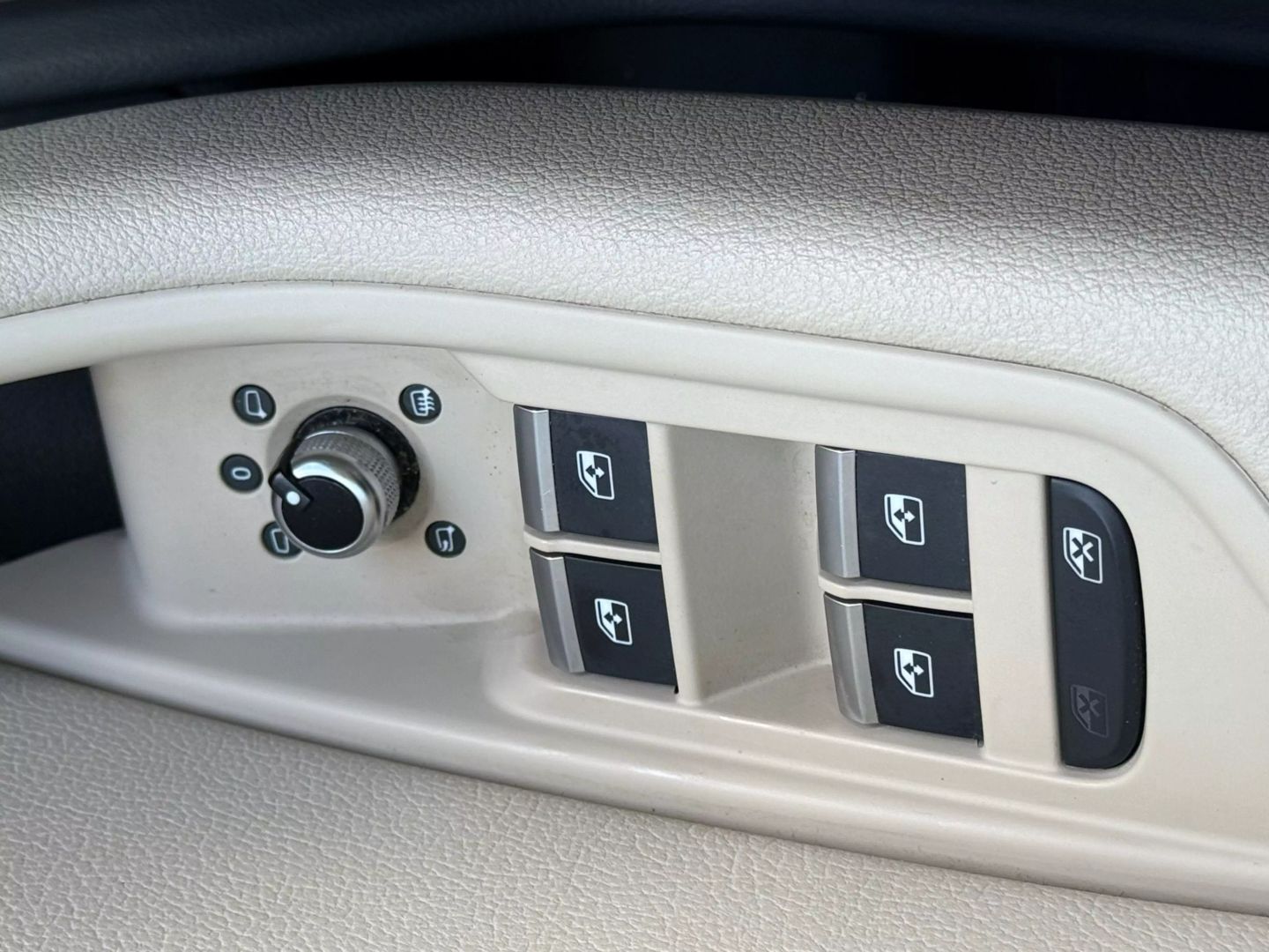 2017 Audi A4 - Image 46