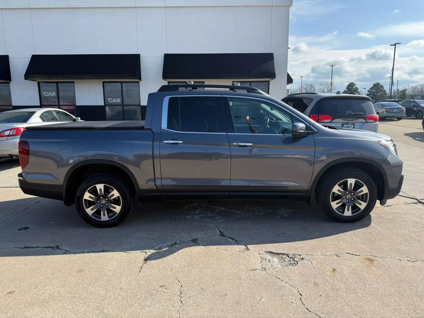 2019 Honda Ridgeline - Image 15