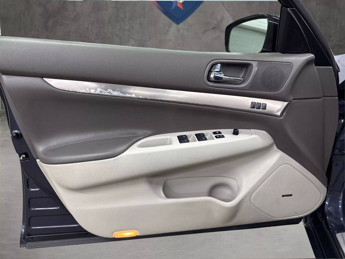 2012 Infiniti G - Image 37