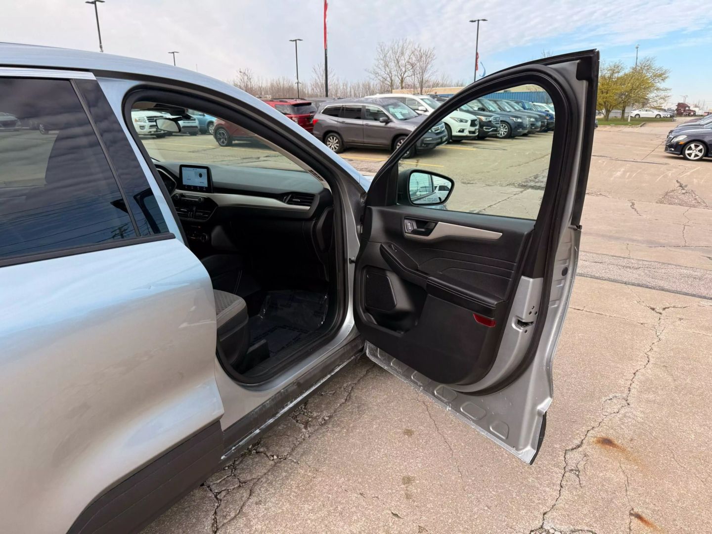 2022 Ford Escape - Image 25