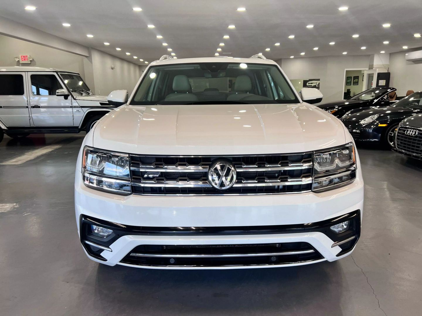 2019 Volkswagen Atlas Sel R-line Sport Utility 4d - Image 2