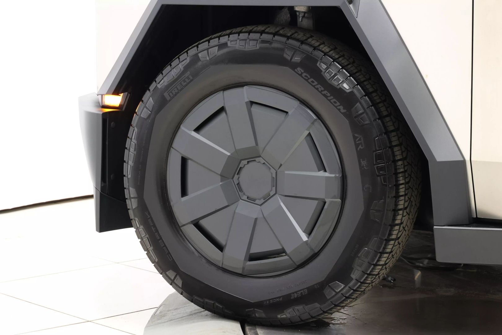 2024 Tesla Cybertruck - Image 151