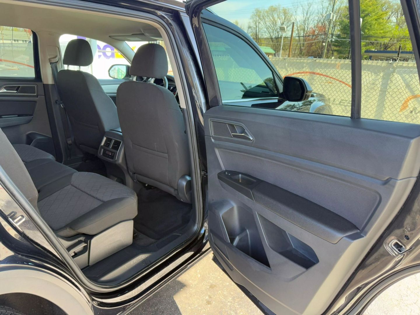 2018 Volkswagen Atlas - Image 21