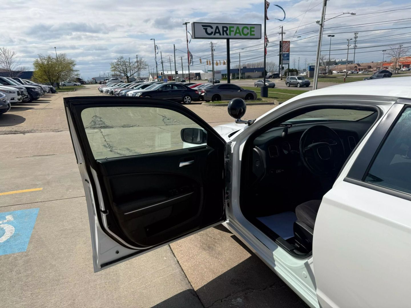 2019 Dodge Charger - Image 16