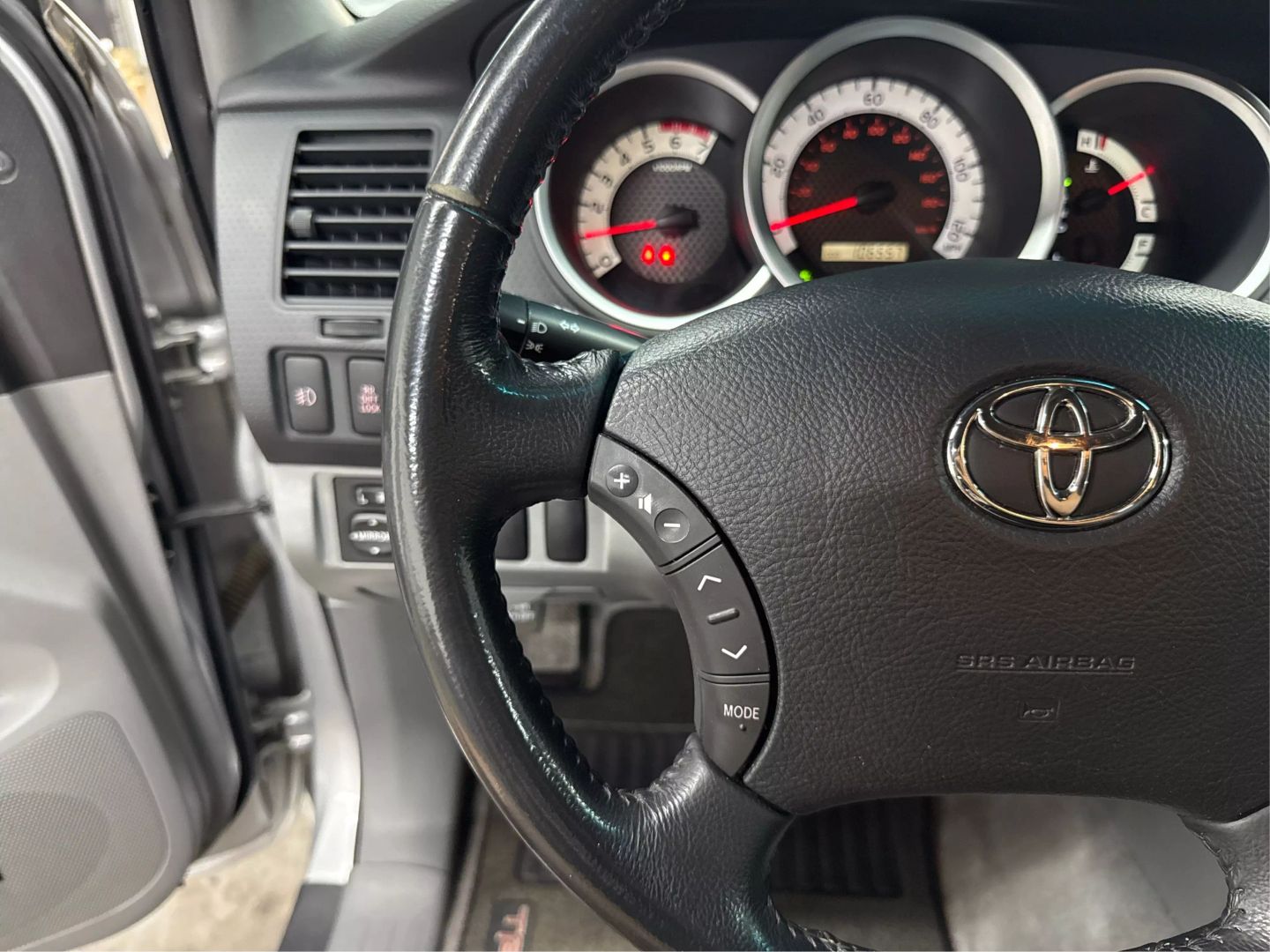 2011 Toyota Tacoma Double Cab - Image 21