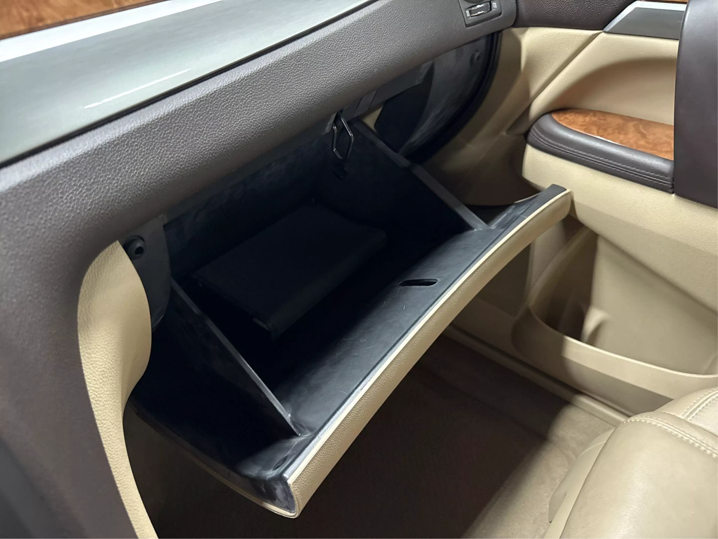 2012 Buick Enclave - Image 26