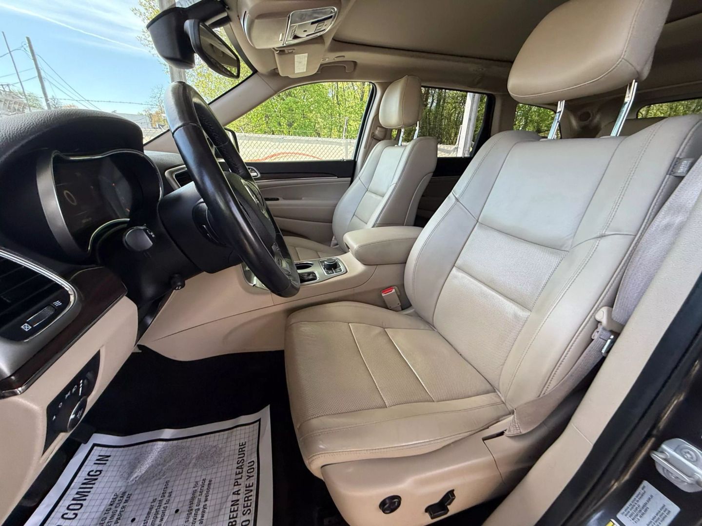 2018 Jeep Grand Cherokee - Image 16