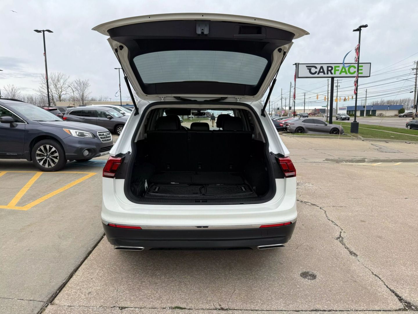 2021 Volkswagen Tiguan - Image 12