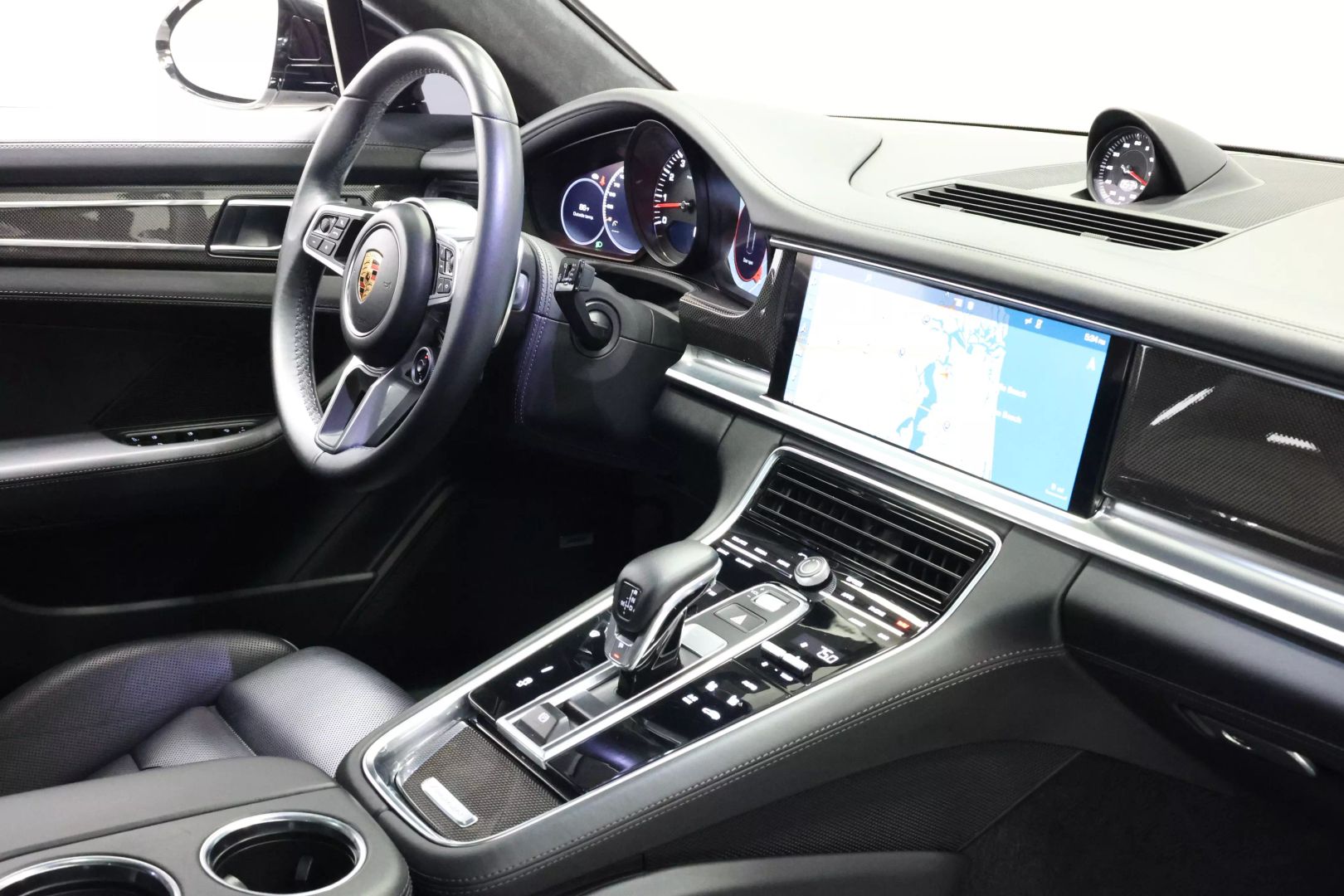 2017 Porsche Panamera - Image 114
