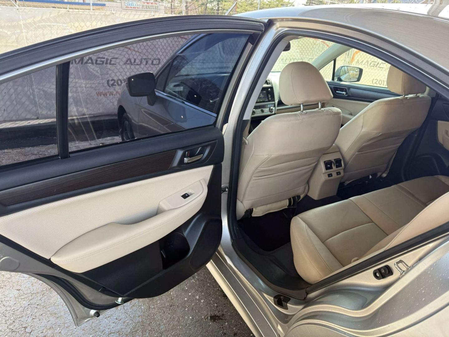 2017 Subaru Legacy - Image 17