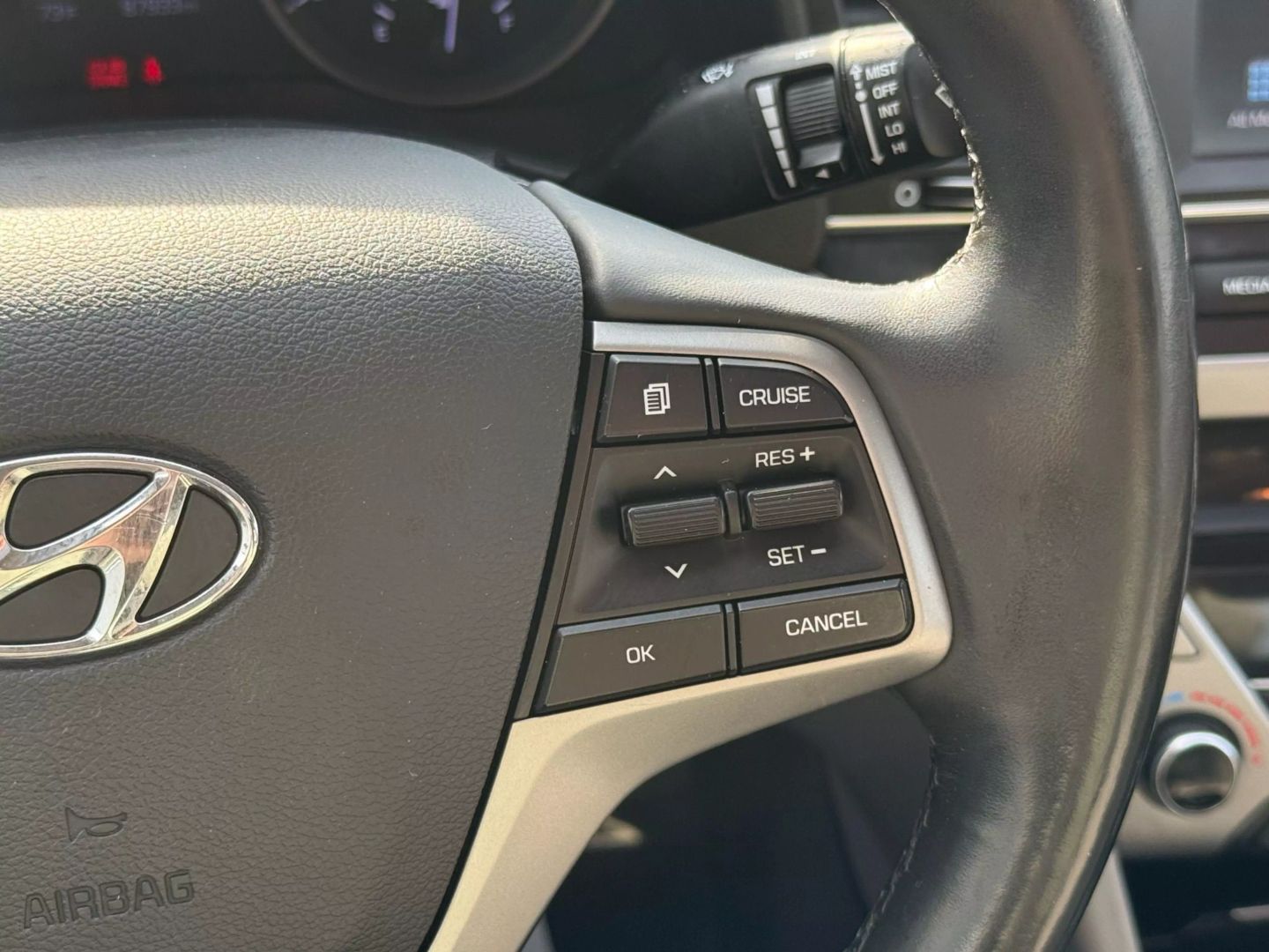 2018 Hyundai Elantra - Image 28