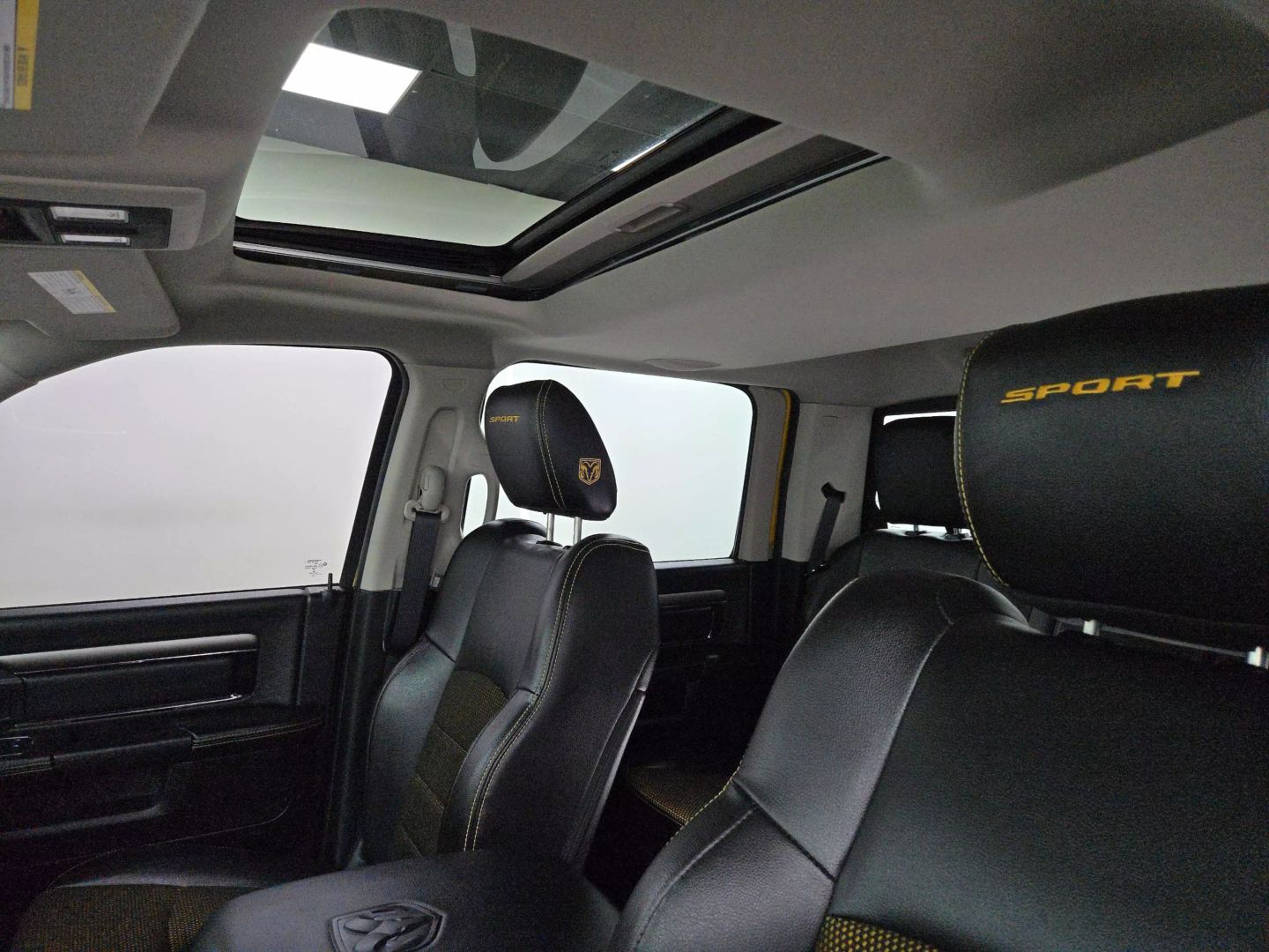 2016 Ram 1500 Crew Cab - Image 21