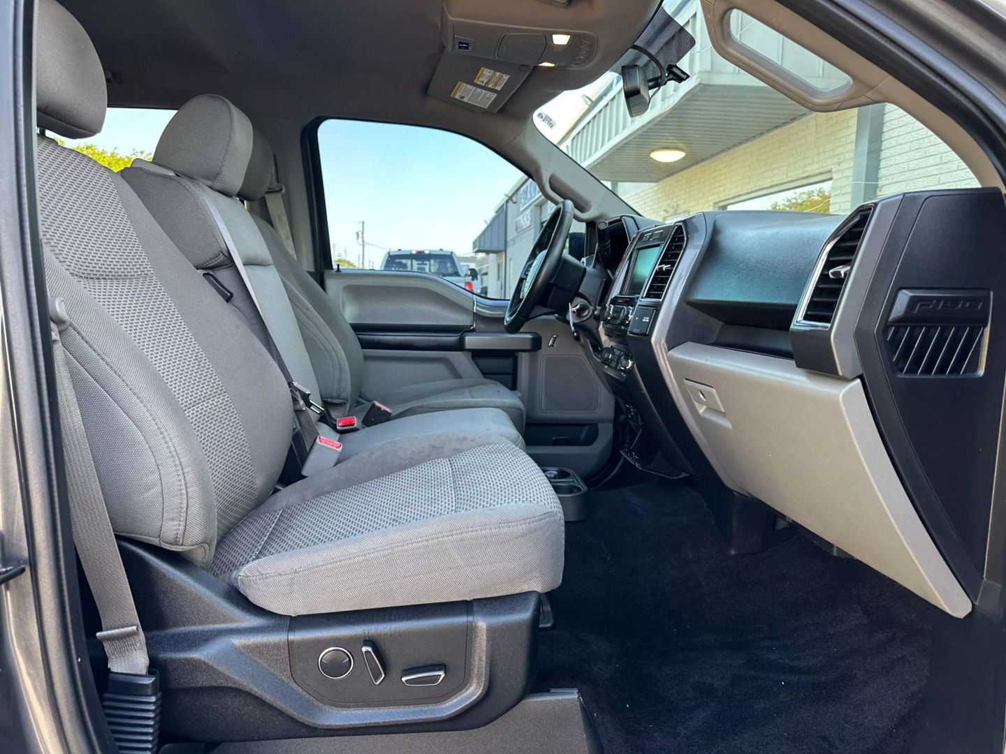 2015 Ford F150 Supercrew Cab - Image 20