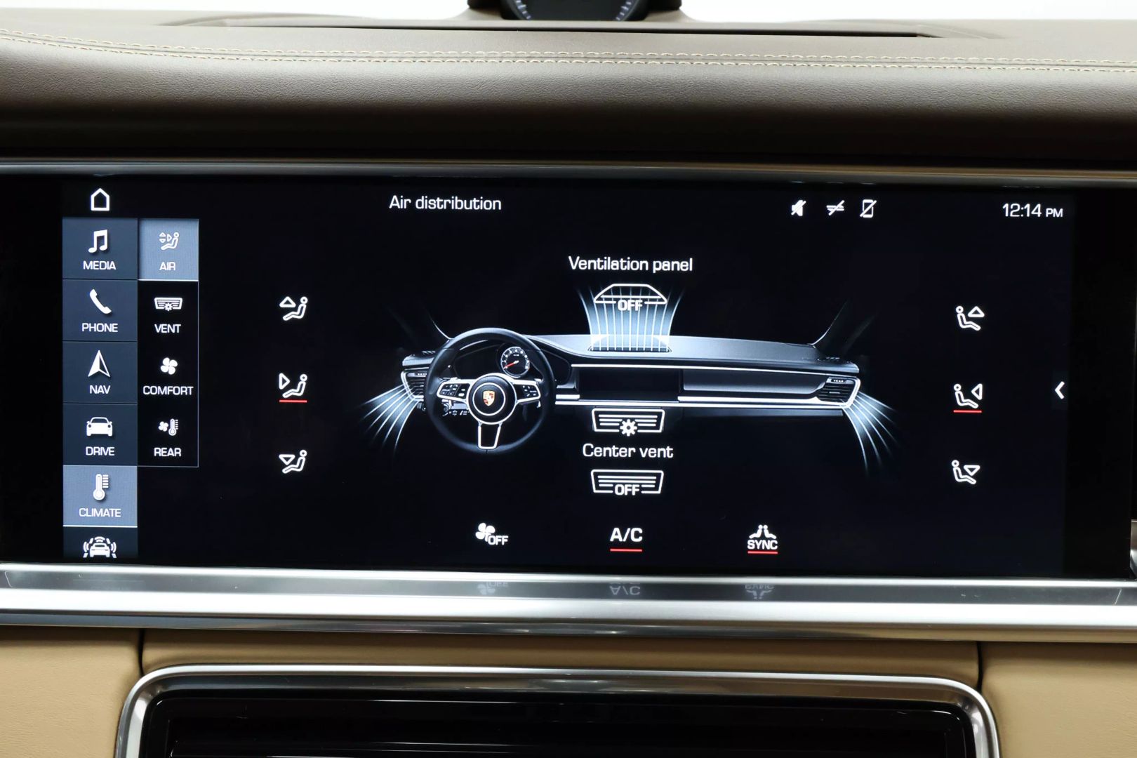2017 Porsche Panamera - Image 32