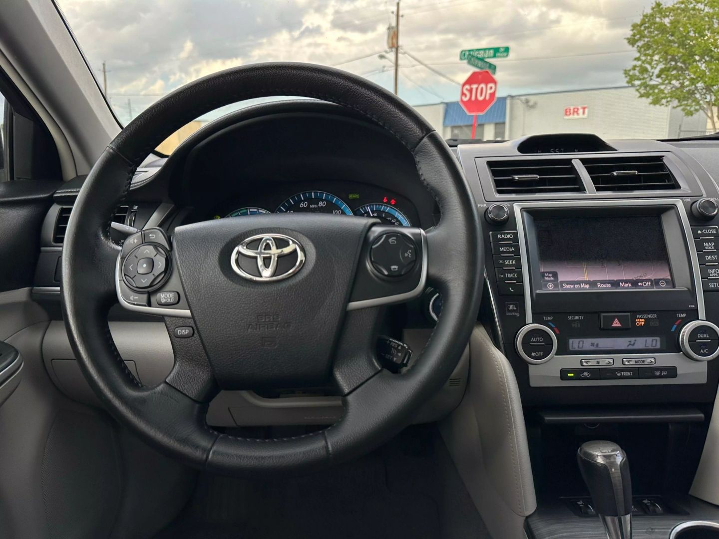 2012 Toyota Camry - Image 26