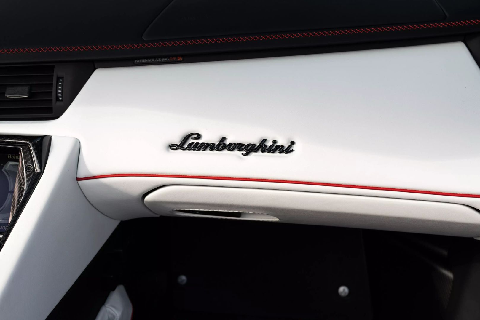 2021 Lamborghini Aventador - Image 74