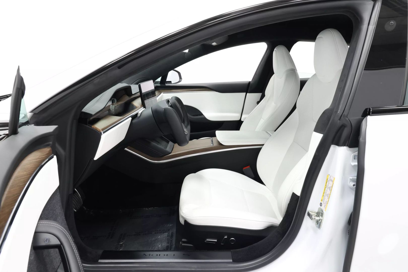 2022 Tesla Model S - Image 11