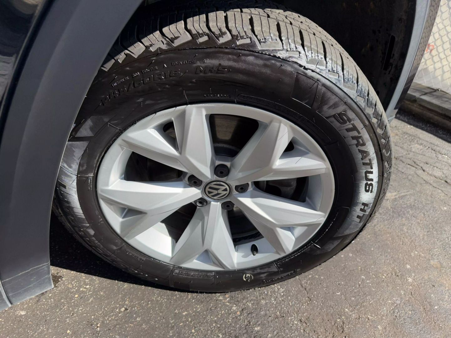 2018 Volkswagen Atlas - Image 47