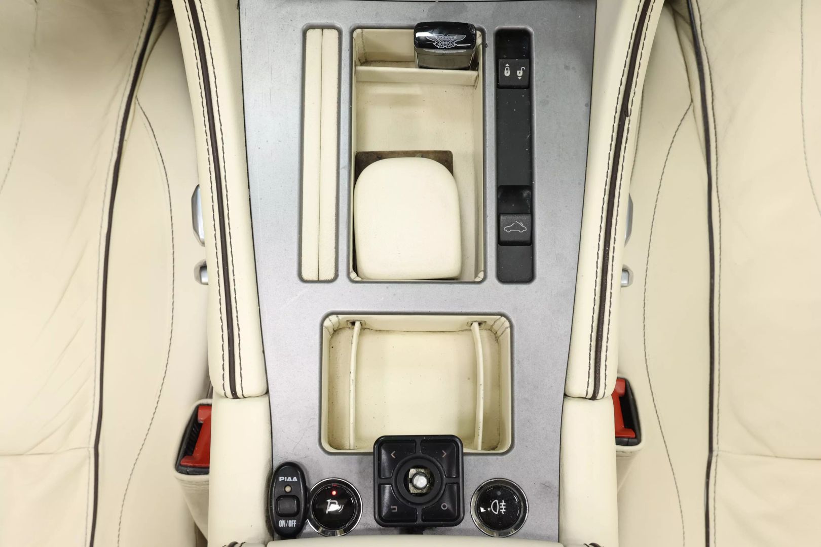 2012 Aston Martin Virage - Image 36