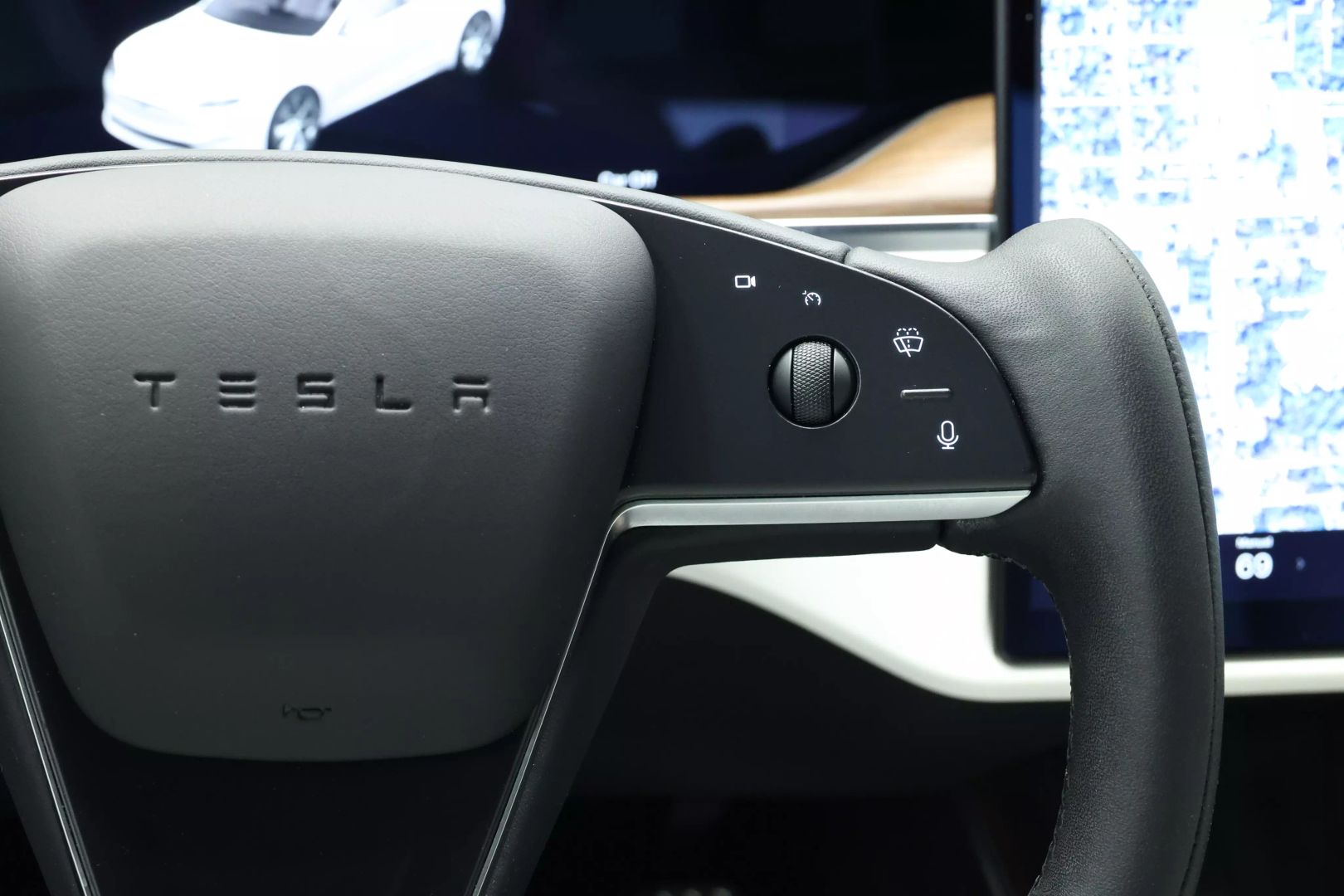 2022 Tesla Model S - Image 21