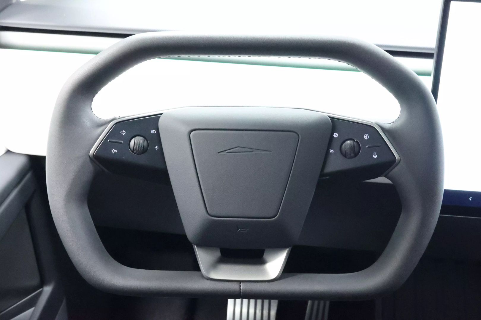 2024 Tesla Cybertruck - Image 24