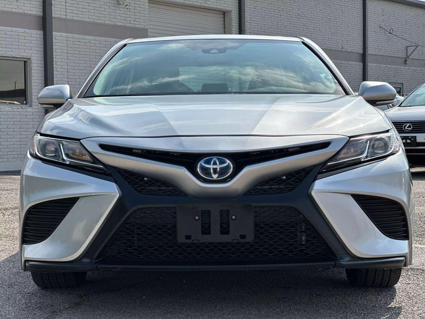 2020 Toyota Camry Hybrid - Image 11