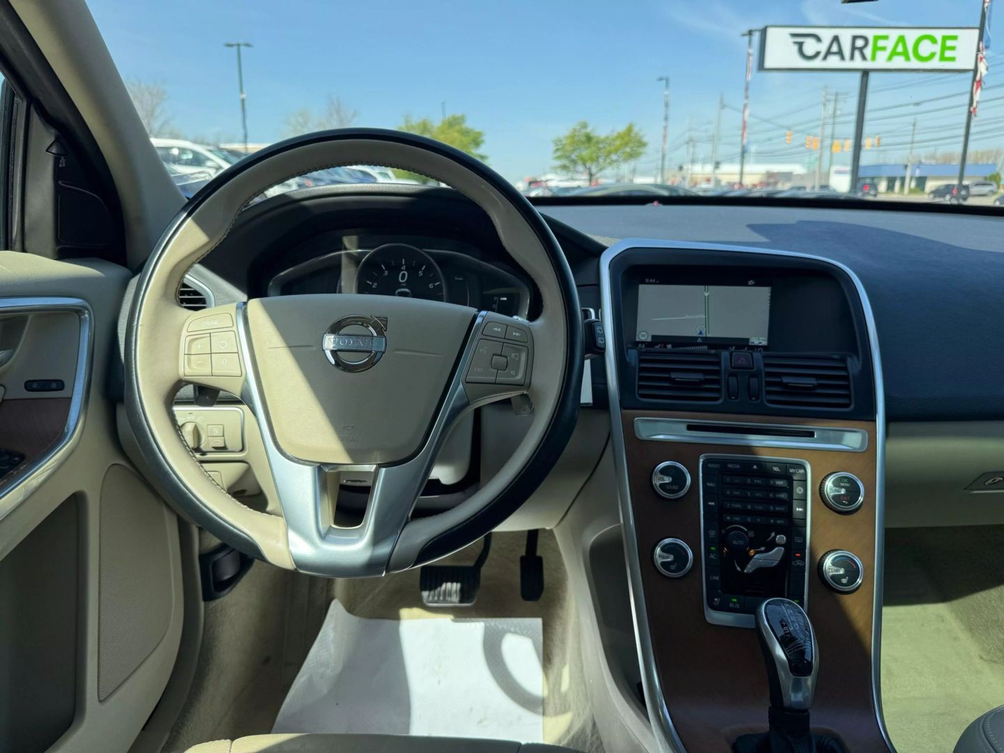 2015 Volvo Xc60 - Image 29